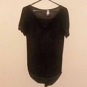 No boundaries Black shear top